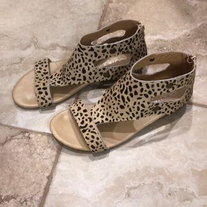 Boutique by Corkys leather/hair leopard sandals